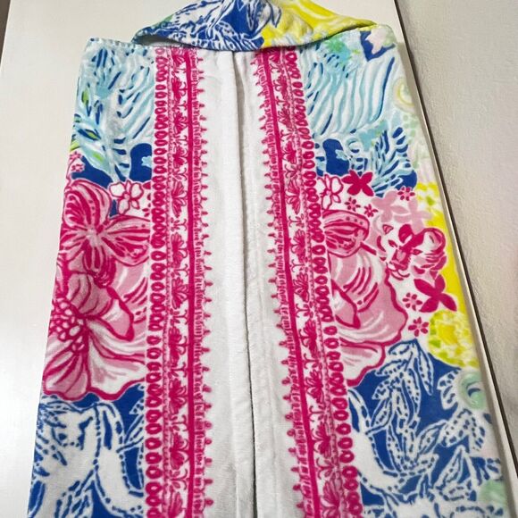 Pottery Barn Kids Lilly Pulitzer Cheek to Cheek Baby Beach Wrap Hooded Towel - Picture 3 of 13